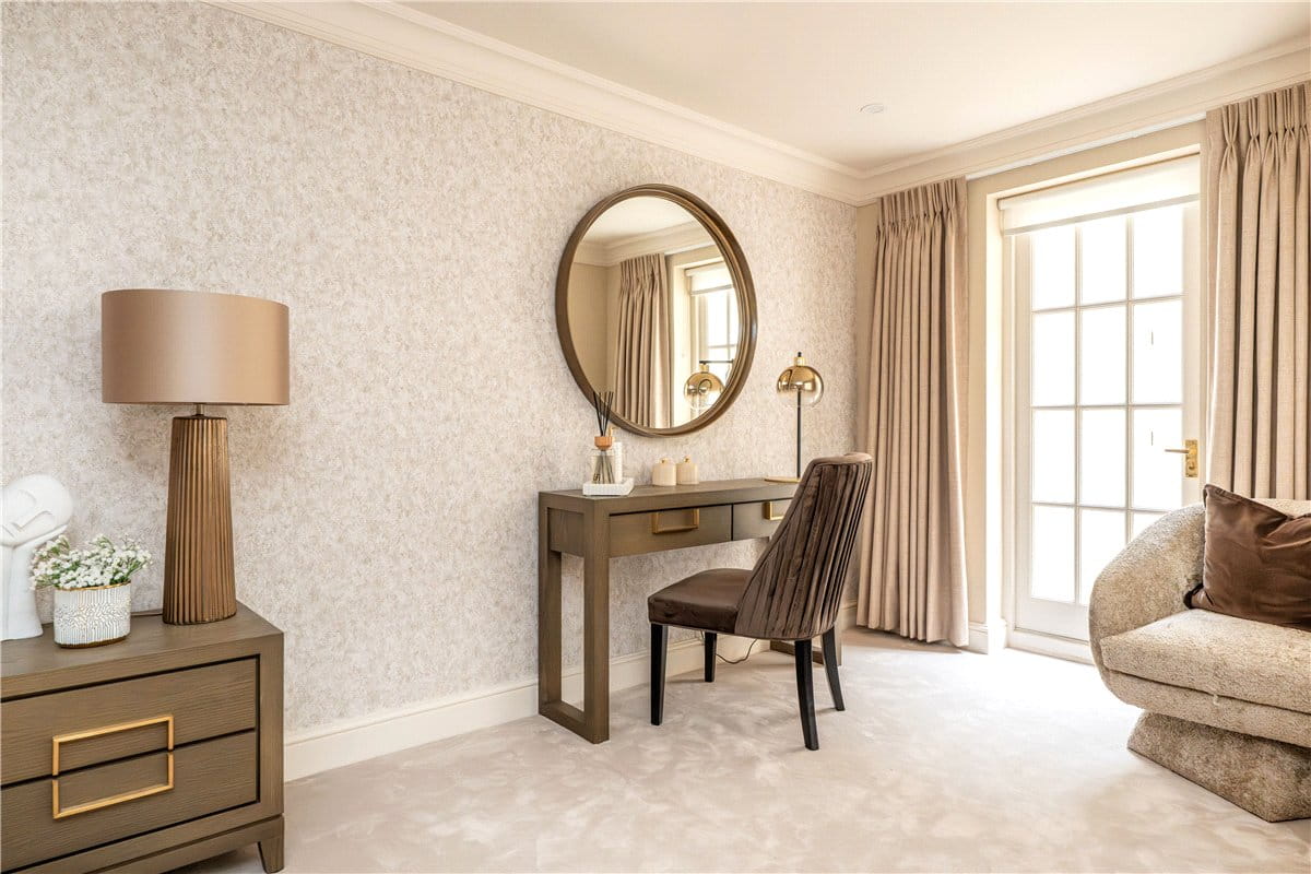 3 bedroom house, Woods Mews, Mayfair W1K - Available