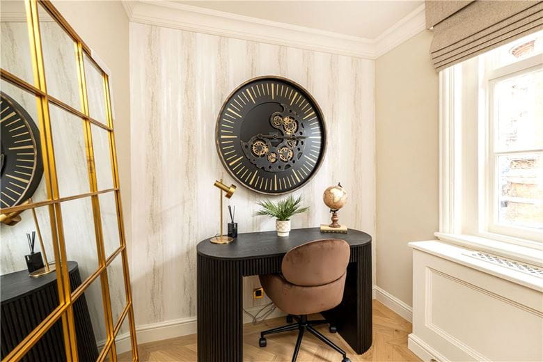 3 bedroom house, Woods Mews, Mayfair W1K - Available
