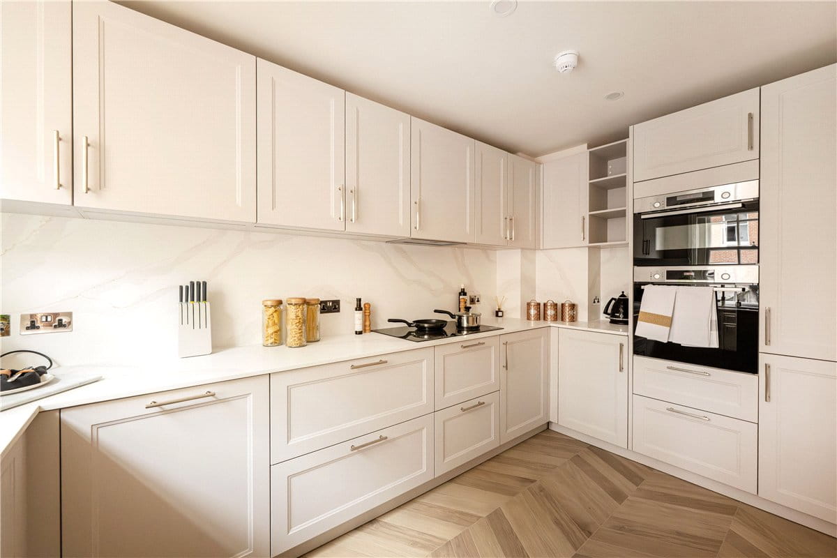3 bedroom house, Woods Mews, Mayfair W1K - Available