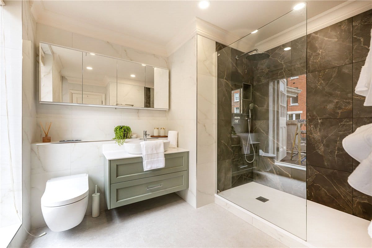 3 bedroom house, Woods Mews, Mayfair W1K - Available