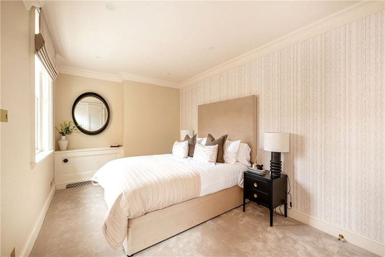 3 bedroom house, Woods Mews, Mayfair W1K - Available