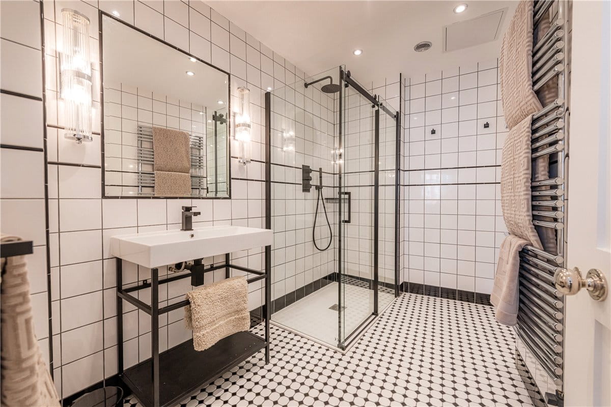 1 bedroom flat, Brook Street, Mayfair W1K - Available