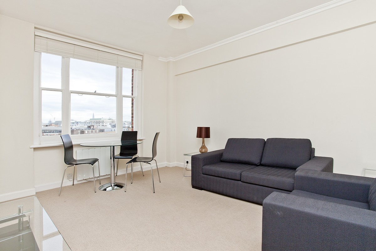 1 bedroom flat, Hill Street, Mayfair W1J - Available