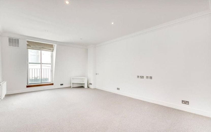 2 bedroom flat, Piccadilly, Mayfair W1J - Available