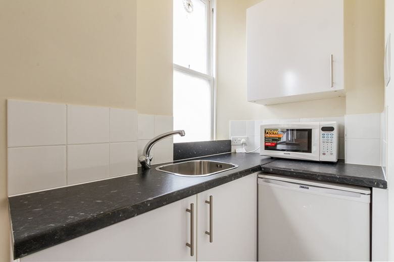 1 bedroom flat, Hill Street, Mayfair W1J - Available