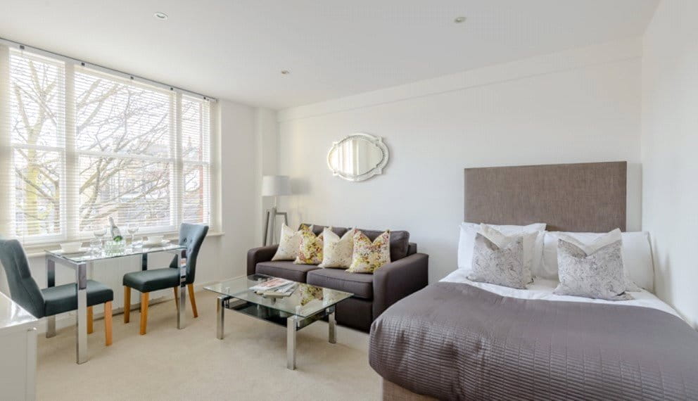  bedroom flat, Hill Street, Mayfair W1J - Available