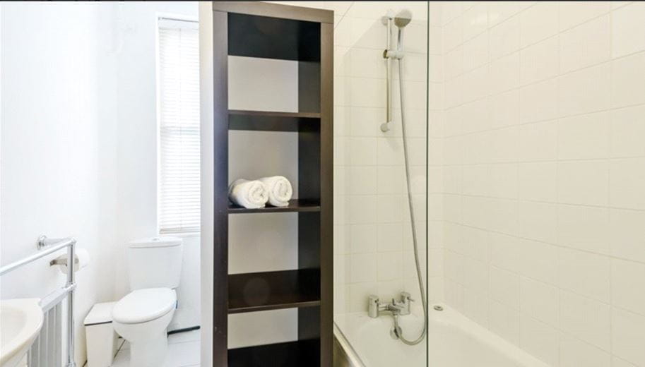  bedroom flat, Hill Street, Mayfair W1J - Available