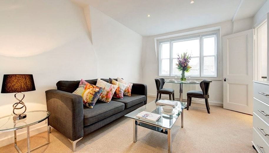  bedroom flat, Hill Street, Mayfair W1J - Available