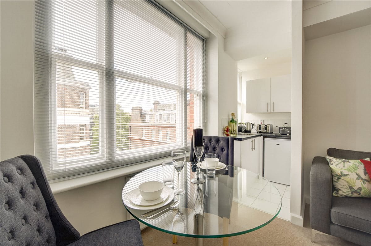  bedroom flat, Hill Street, Mayfair W1J - Available