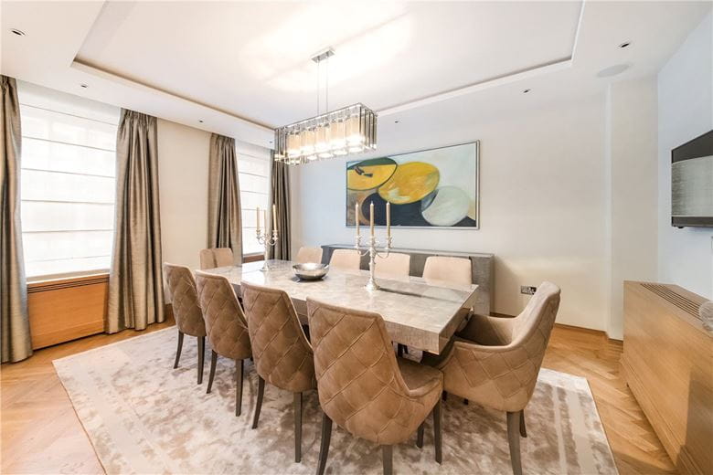 3 bedroom flat, Upper Grosvenor Street, Mayfair W1K - Available