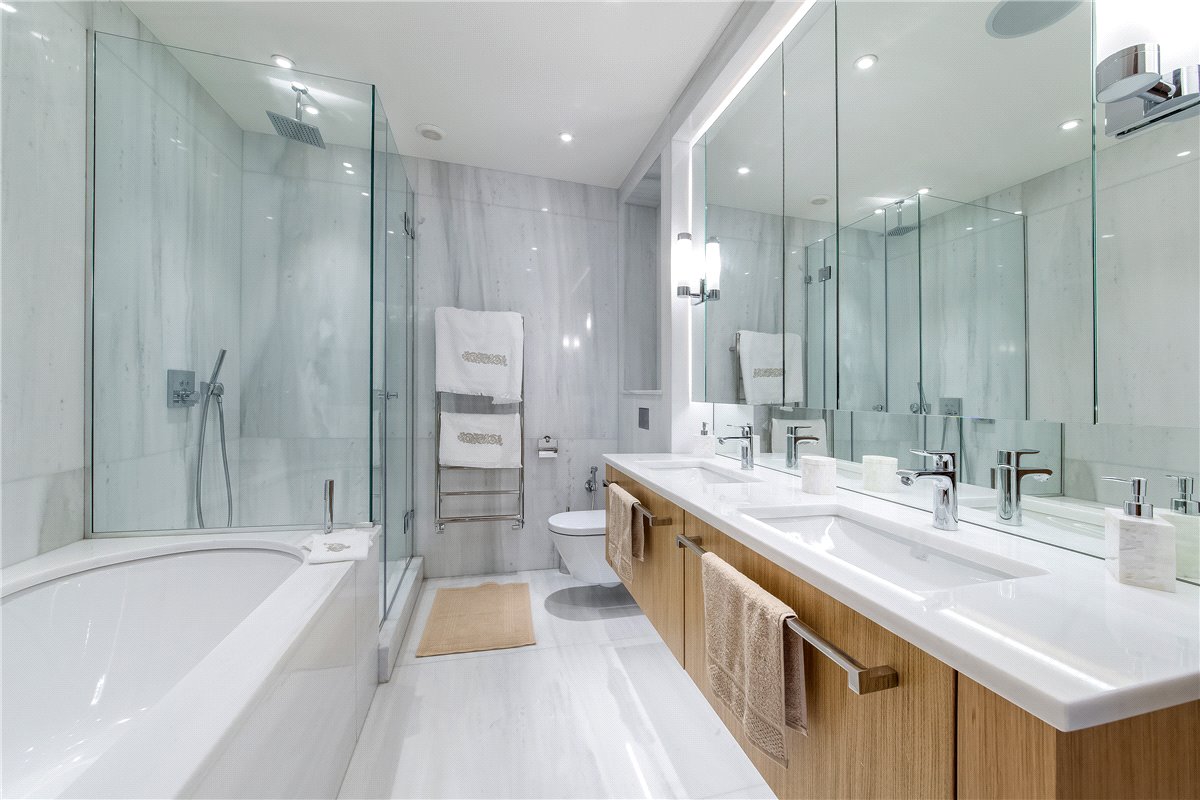 3 bedroom flat, Upper Grosvenor Street, Mayfair W1K - Available