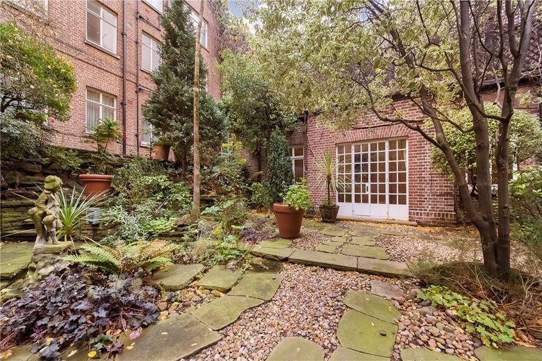 3 bedroom flat, Upper Grosvenor Street, Mayfair W1K - Available