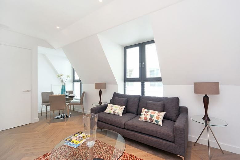 1 bedroom flat, Bedford Street, Covent Garden WC2E - Available