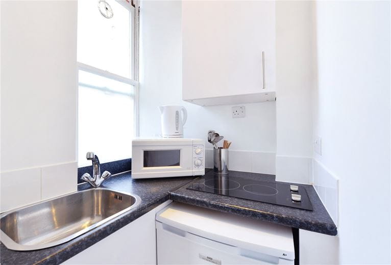 1 bedroom flat, Hill Street, Mayfair W1J - Available
