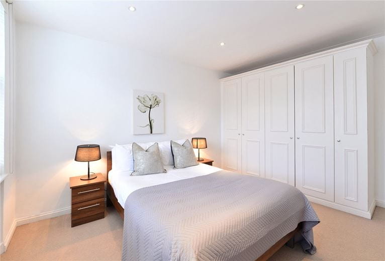 1 bedroom flat, Hill Street, Mayfair W1J