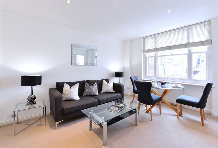 1 bedroom flat, Hill Street, Mayfair W1J