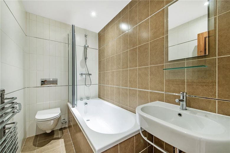 2 bedroom flat, Berkeley Street, Mayfair W1J - Available