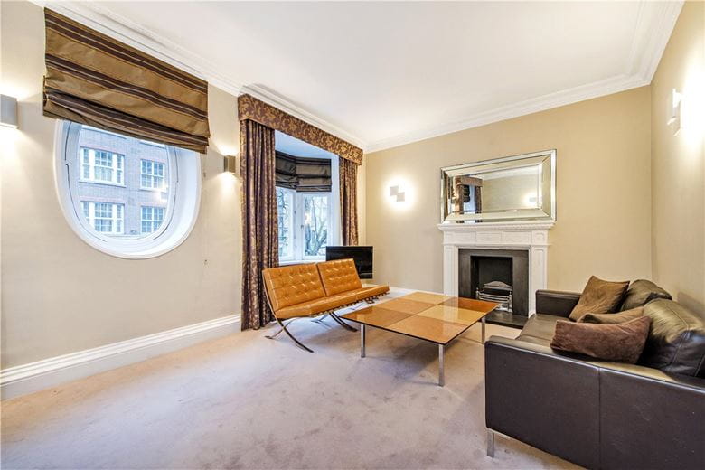 2 bedroom flat, Berkeley Street, London W1J - Available