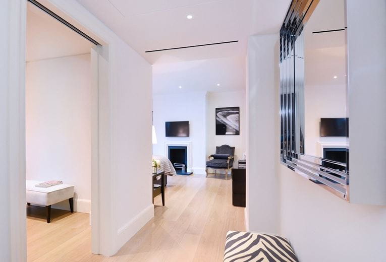 2 bedroom flat, Duke Street, Mayfair W1K - Available