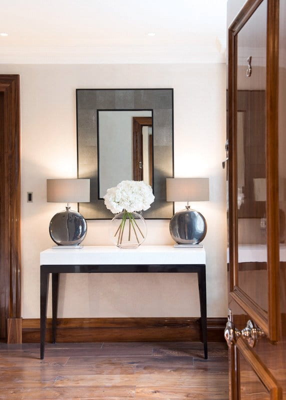 2 bedroom flat, Grosvenor Hill, Mayfair W1K - Available