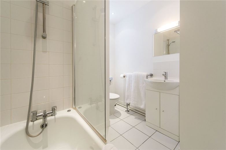 1 bedroom flat, Hill Street, Mayfair W1J - Available