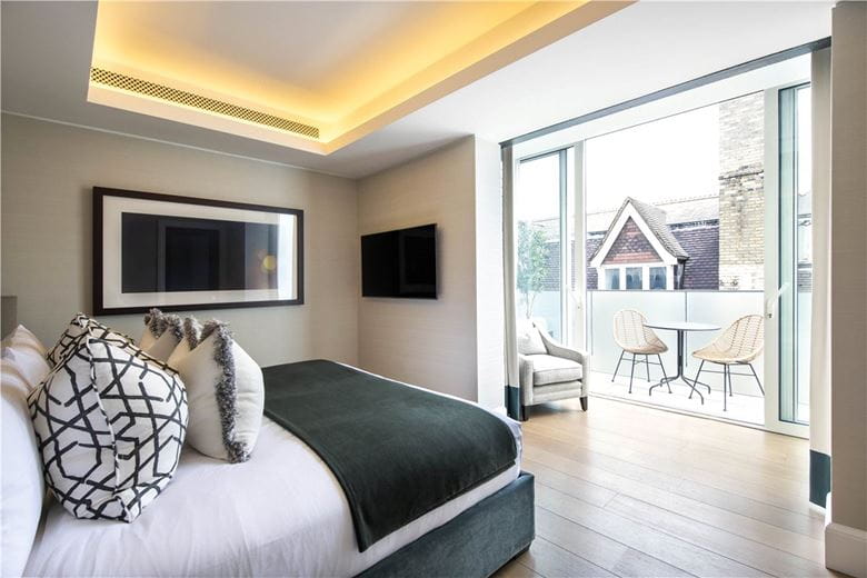 3 bedroom flat, Duke Street, Mayfair W1K - Available