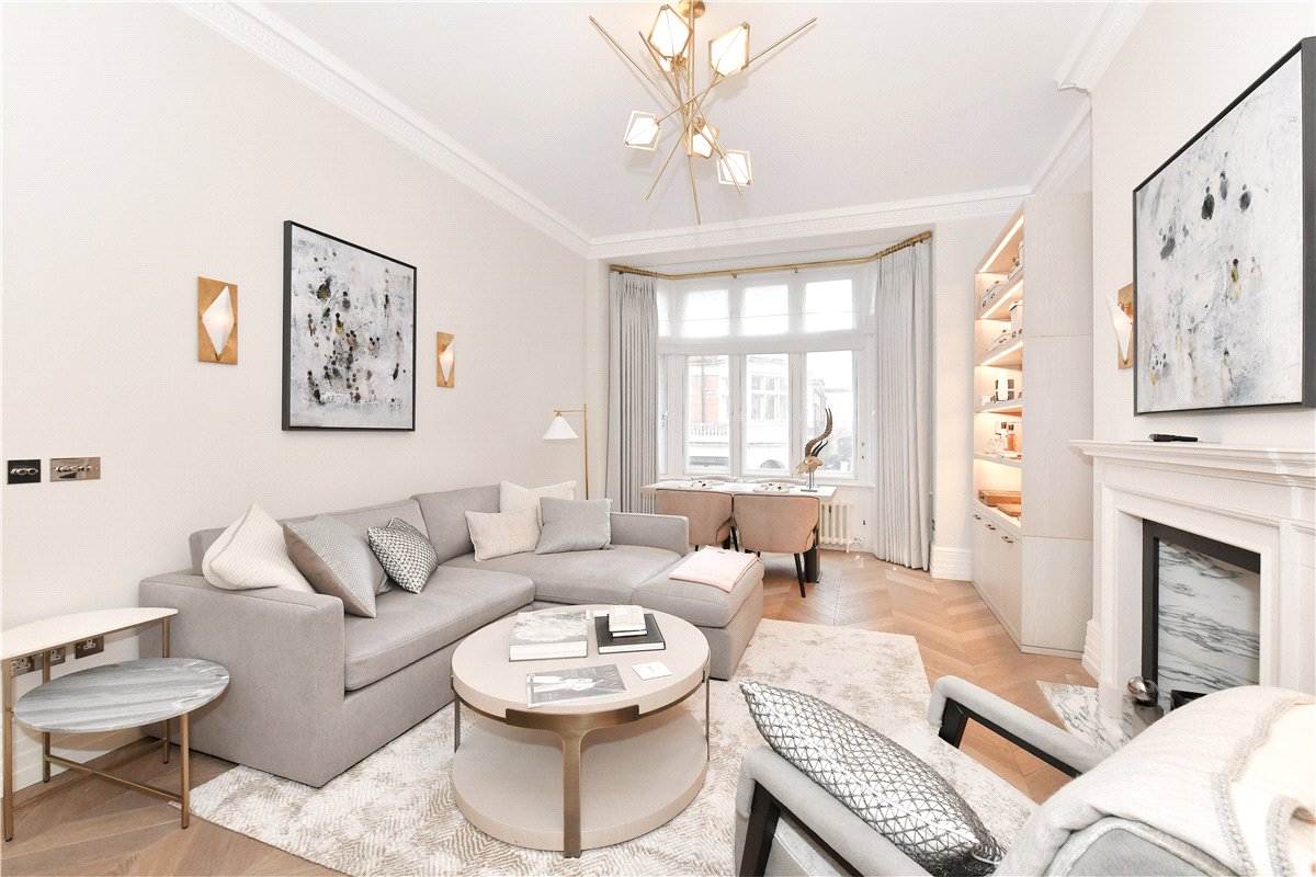 2 bedroom flat, Mount Street, Mayfair W1K - Available