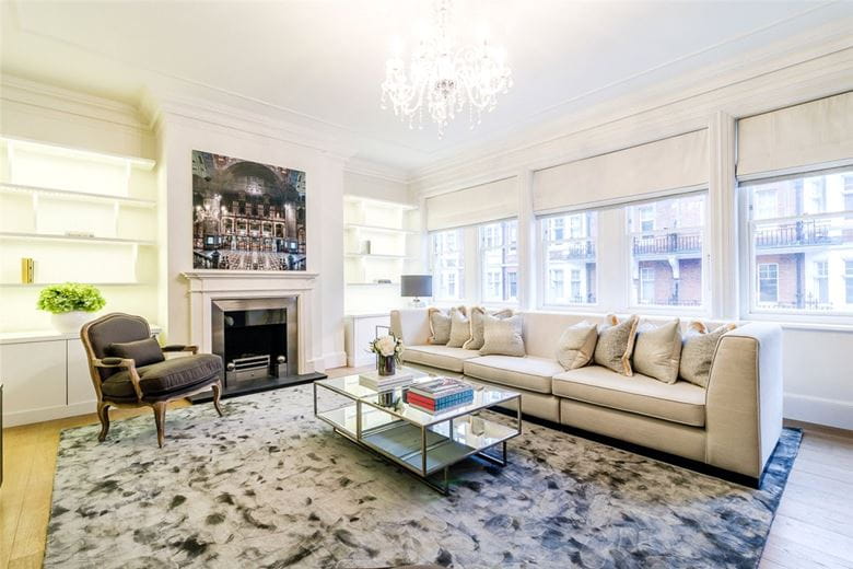 3 bedroom flat, Duke Street, Mayfair W1K - Available