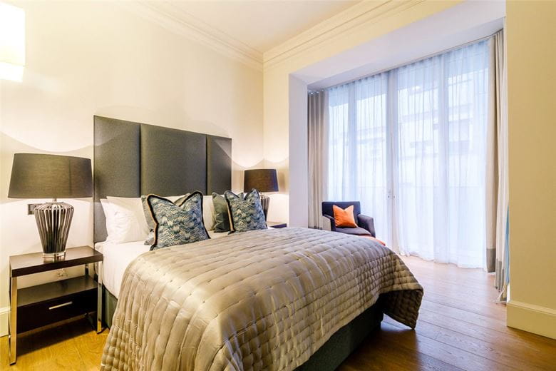 3 bedroom flat, Duke Street, Mayfair W1K - Available