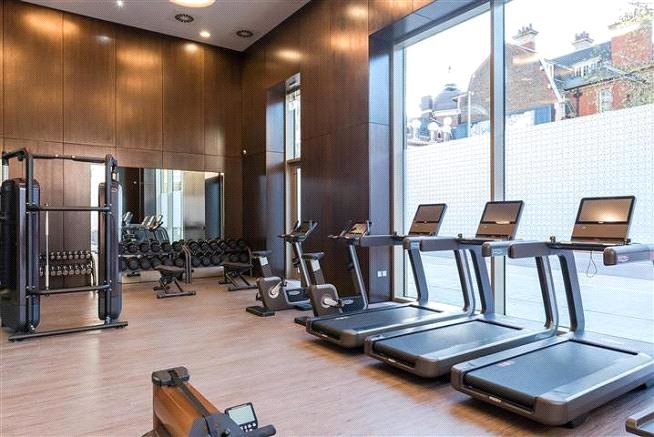 1 bedroom flat, Crown Square, 1 Tower Bridge SE1 - Available