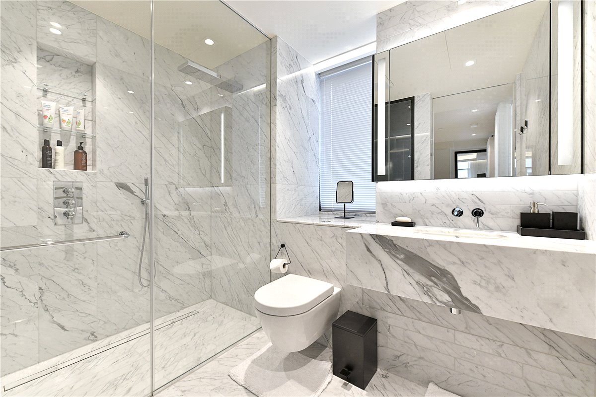 1 bedroom flat, Crown Square, 1 Tower Bridge SE1 - Available