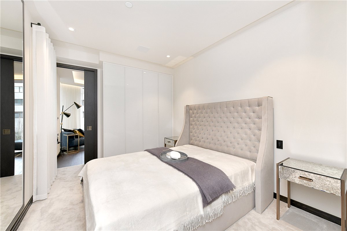 1 bedroom flat, Crown Square, 1 Tower Bridge SE1 - Available