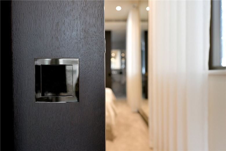 1 bedroom flat, Crown Square, 1 Tower Bridge SE1 - Available