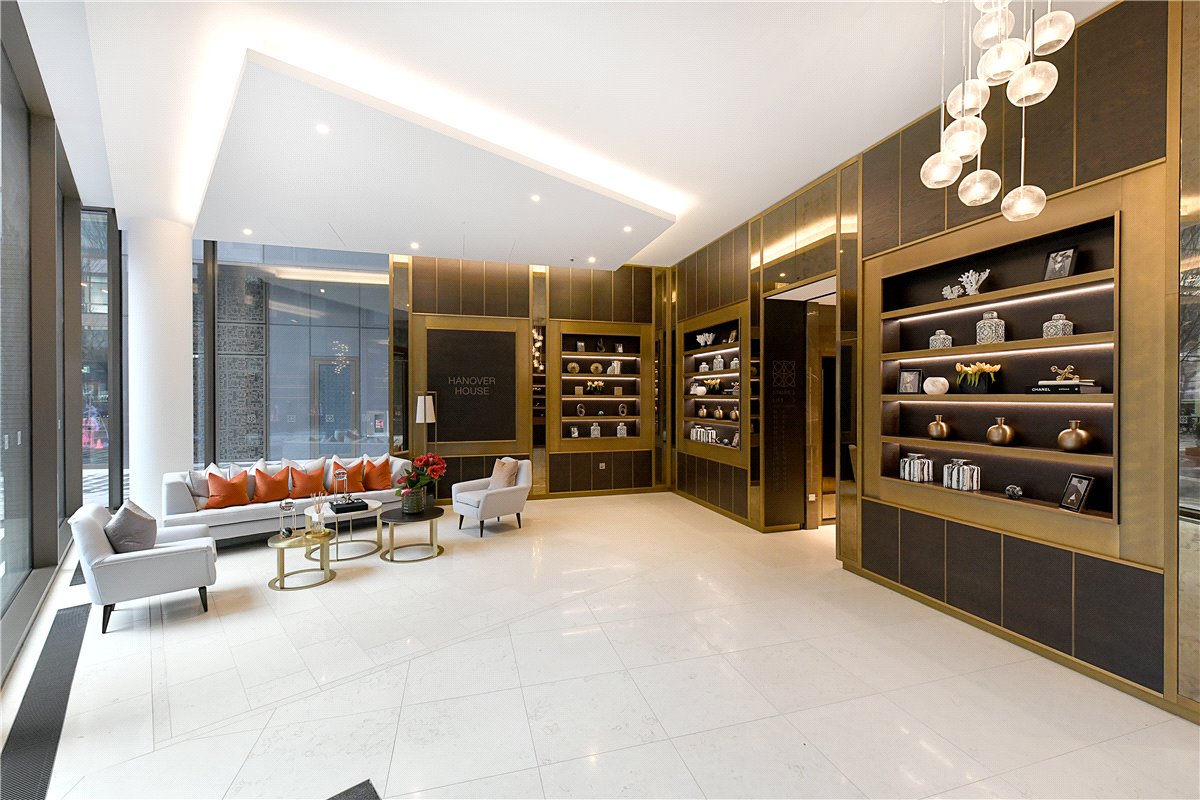 1 bedroom flat, Crown Square, 1 Tower Bridge SE1 - Available