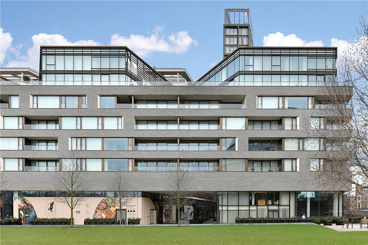 1 bedroom flat, Crown Square, 1 Tower Bridge SE1 - Available