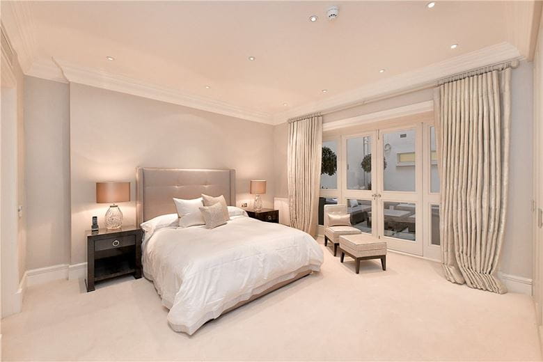 4 bedroom flat, Upper Grosvenor Street, Mayfair W1K - Available