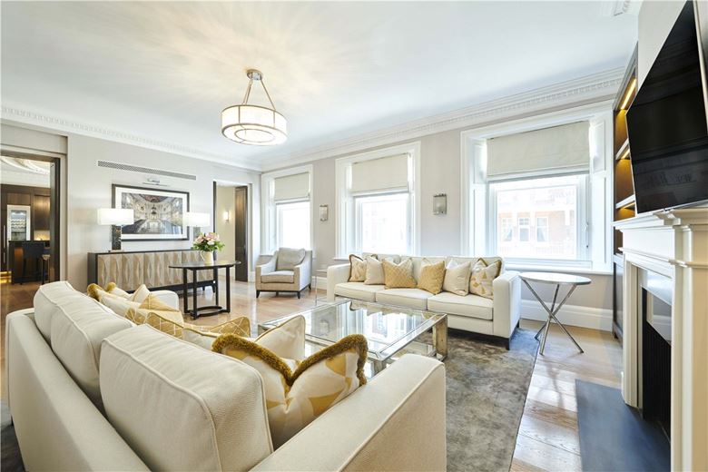 3 bedroom flat, Duke Street, Mayfair W1K - Available