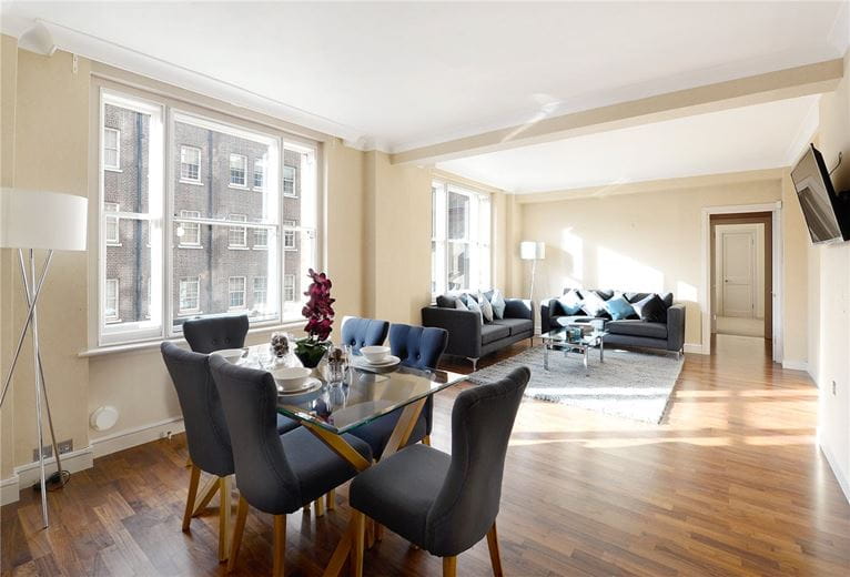 3 bedroom flat, Hill Street, Mayfair W1J - Available