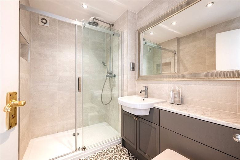2 bedroom flat, Reeves Mews, Mayfair W1K - Available