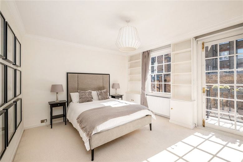 2 bedroom flat, Reeves Mews, Mayfair W1K - Available