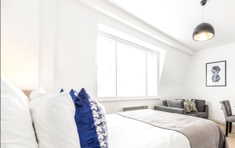  bedroom flat, Hill Street, Mayfair W1J - Available