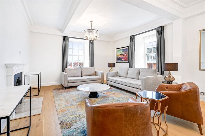 4 bedroom flat, Grosvenor Square, Mayfair W1K
