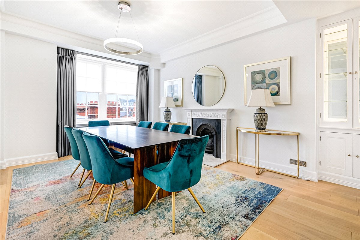 4 bedroom flat, Grosvenor Square, Mayfair W1K