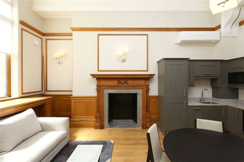 2 bedroom flat, Bell Yard, Strand WC2A