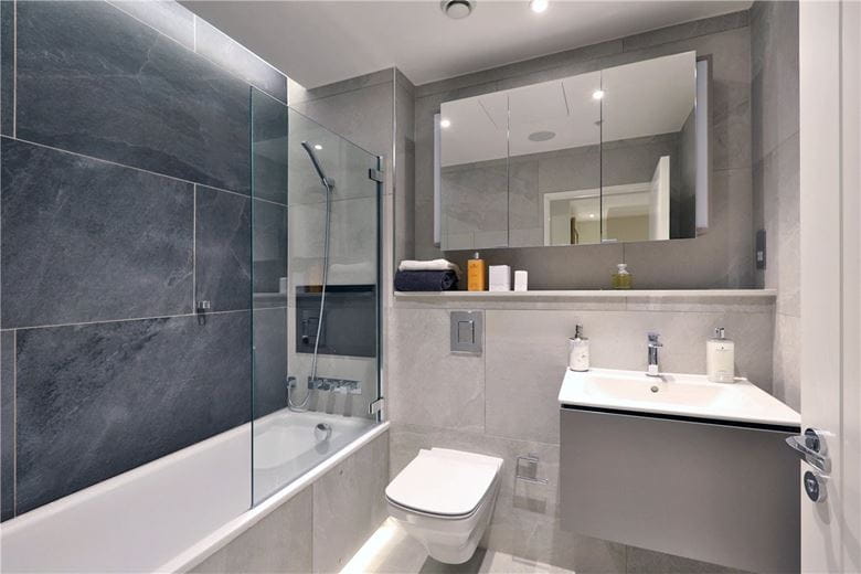 2 bedroom flat, Bell Yard, Strand WC2A - Available