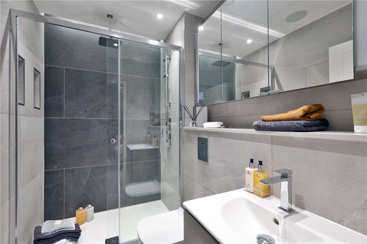 2 bedroom flat, Bell Yard, Strand WC2A - Available