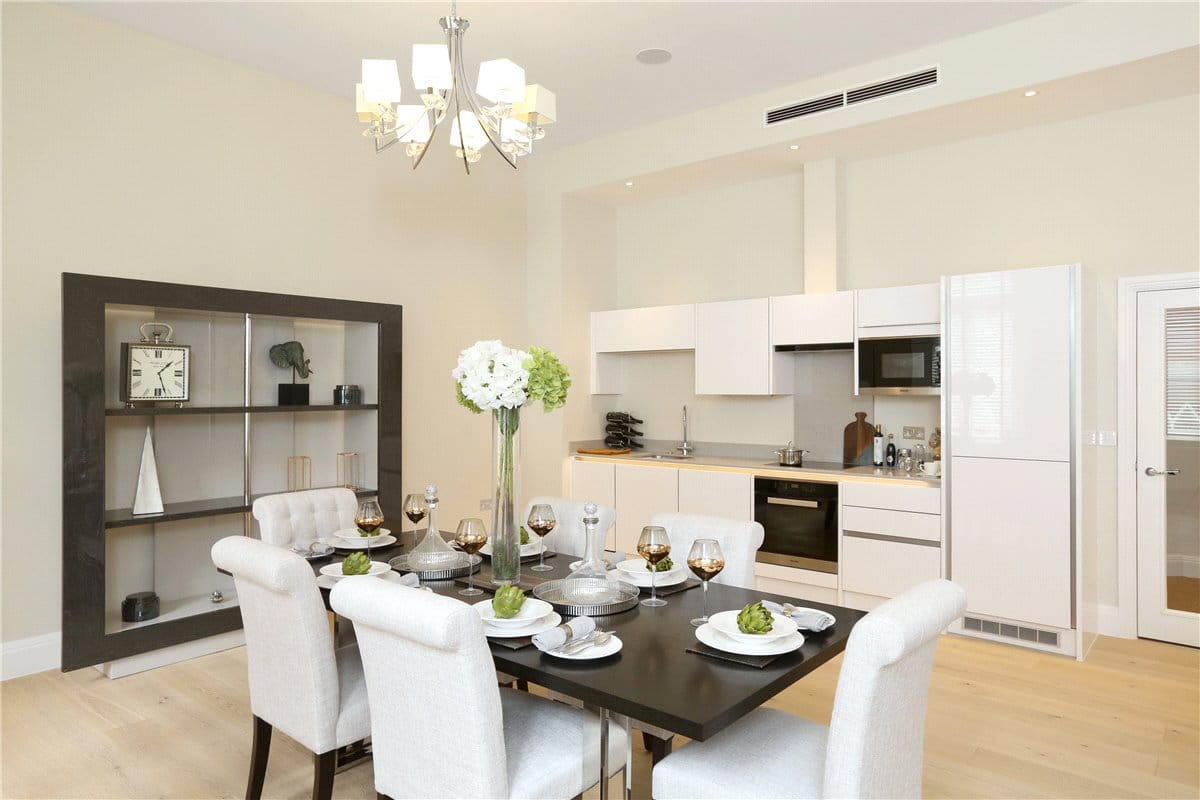 2 bedroom flat, Bell Yard, Strand WC2A - Available