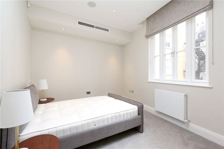3 bedroom flat, Bell Yard, Strand WC2A - Available