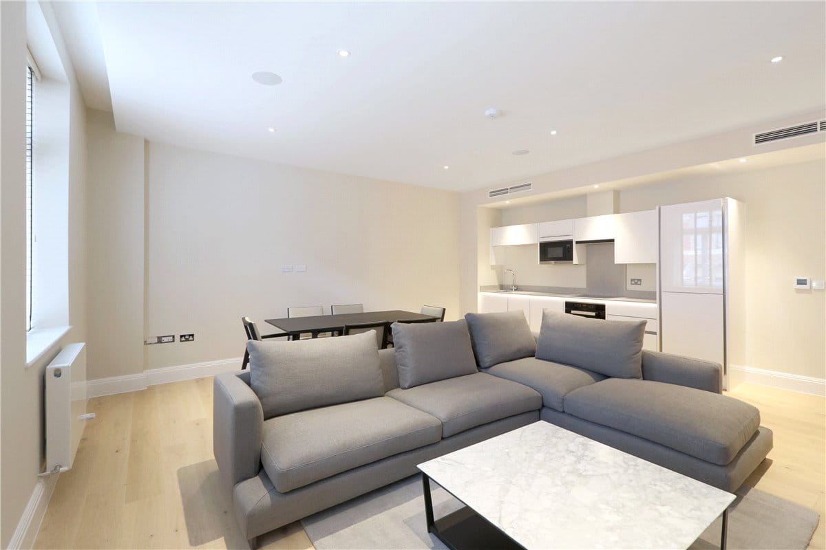 3 bedroom flat, Bell Yard, Strand WC2A - Available