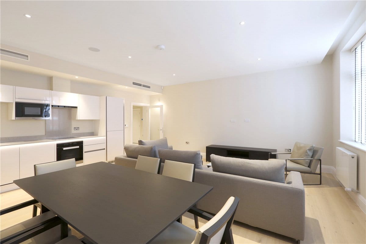 3 bedroom flat, Bell Yard, Strand WC2A - Available